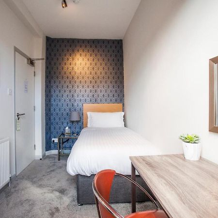 Asperion Hotel Guildford Extérieur photo