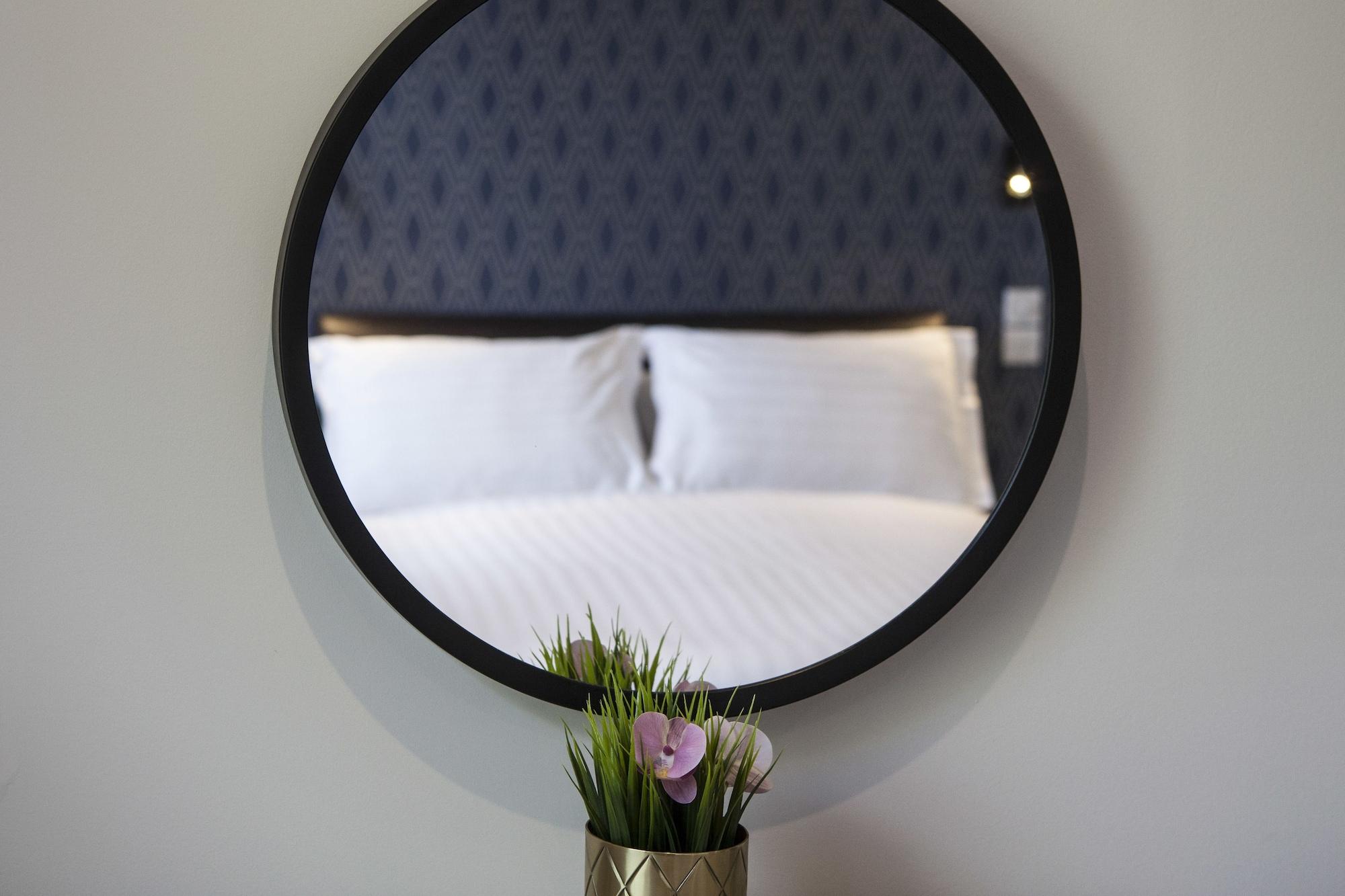 Asperion Hotel Guildford Extérieur photo