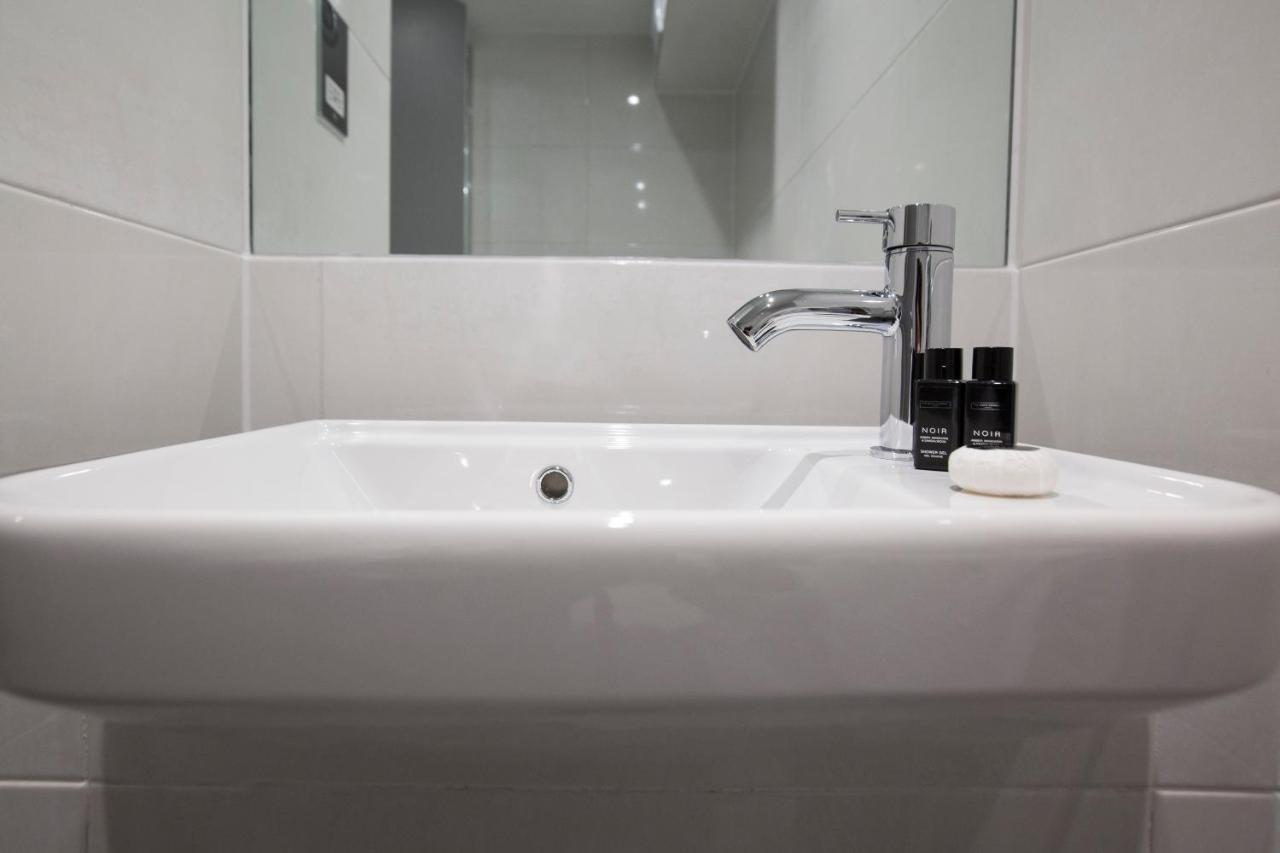 Asperion Hotel Guildford Extérieur photo